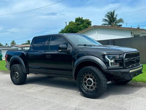 Used 2018 Ford F150 Raptor w/ Equipment Group 802A Luxury AWD/4WD image 2