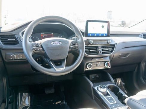 Used 2022 Ford Escape SE image 12