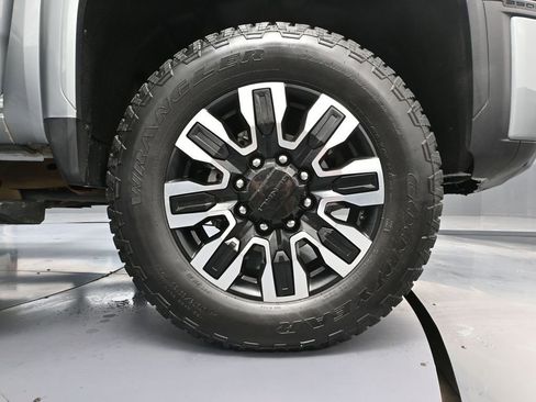 Used 2025 GMC Sierra 3500 Denali Ultimate image 18