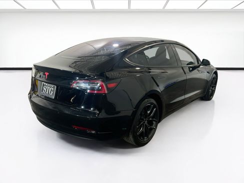 Used 2018 Tesla Model 3 RWD image 4