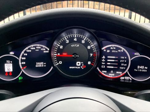 Used 2022 Porsche Panamera GTS image 25