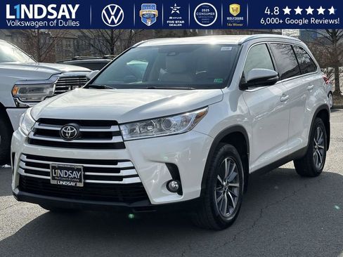 Used 2019 Toyota Highlander XLE image 2