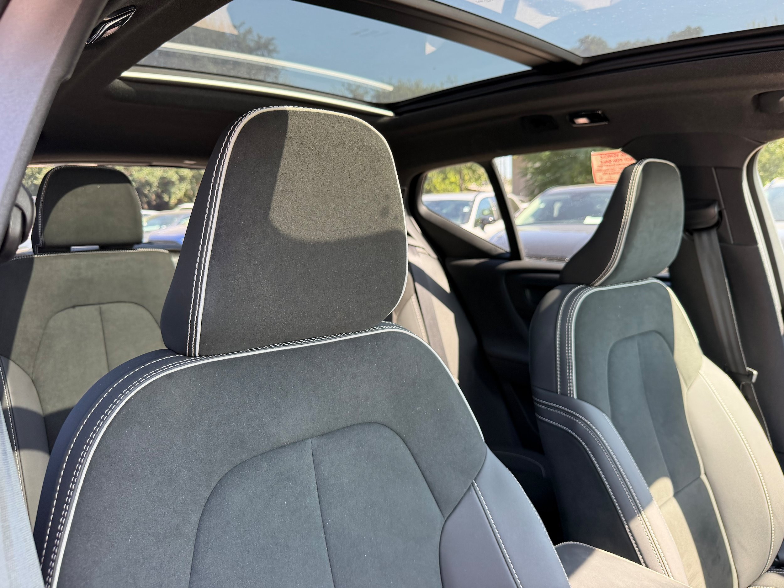 Certified 2023 Volvo XC40 Recharge Ultimate w/ Protection Package Premier AWD/4WD image 11