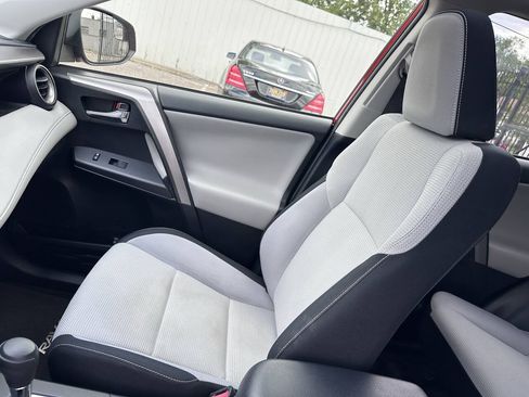 Used 2016 Toyota RAV4 XLE AWD/4WD image 31