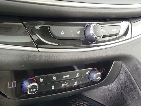 Used 2023 Buick Enclave Essence w/ Experience Buick Package FWD image 17