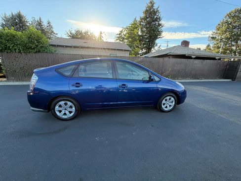 Used 2009 Toyota Prius w/ Pkg 2 FWD image 4