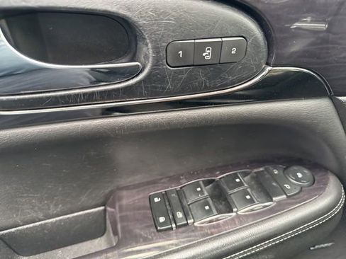Used 2016 Buick Enclave Leather w/ Enclave Tuscan Edition FWD image 16