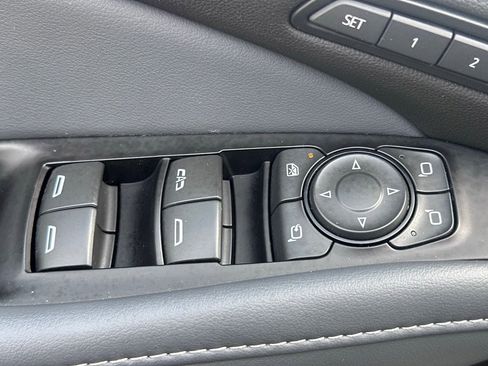 Used 2024 Buick Enclave Premium FWD image 23