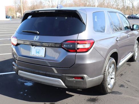 Certified 2025 Honda Pilot EX-L image 5