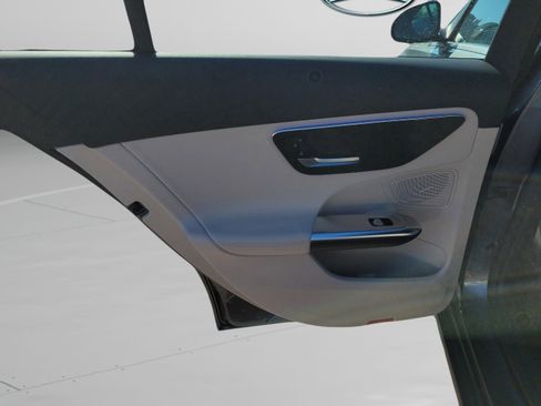 Used 2023 Mercedes-Benz C 300 Sedan image 10