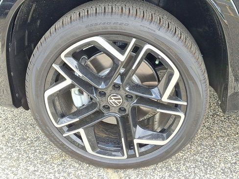 New 2026 Volkswagen Tiguan SEL R-Line AWD/4WD image 18