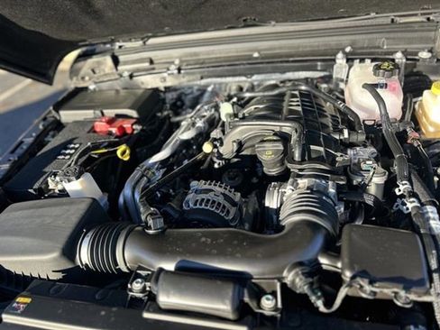 New 2025 Jeep Gladiator Sport image 25