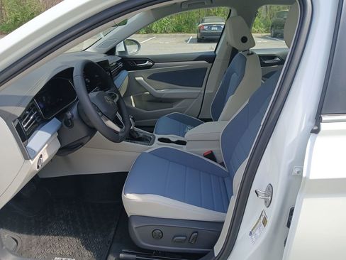 New 2026 Volkswagen Jetta SE image 9