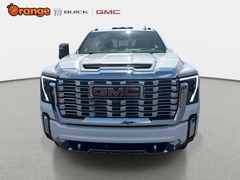 Used 2024 GMC Sierra 2500 Denali w/ Denali Reserve Package AWD/4WD image 8
