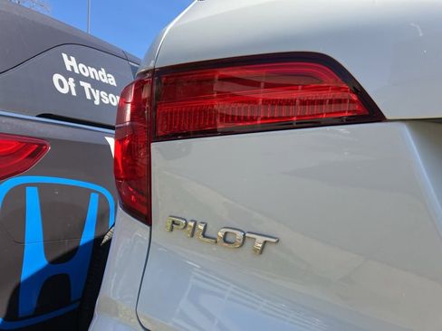 Used 2016 Honda Pilot Touring image 9