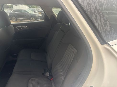 Used 2025 Kia Sportage LX FWD image 37