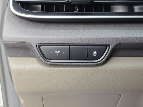 Used 2025 Kia Carnival EX FWD image 31