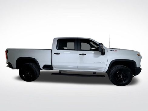 Certified 2026 Chevrolet Silverado 2500 ZR2 AWD/4WD image 5