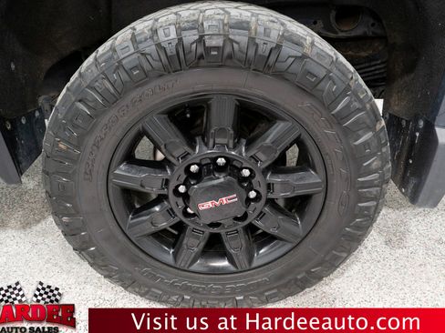Used 2024 GMC Sierra 2500 AT4 w/ AT4 Premium Plus Package image 10