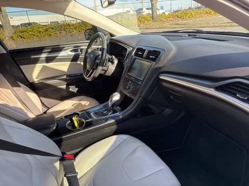 Used 2015 Ford Fusion Titanium image 28