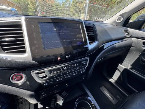 Used 2018 Honda Pilot Elite image 19