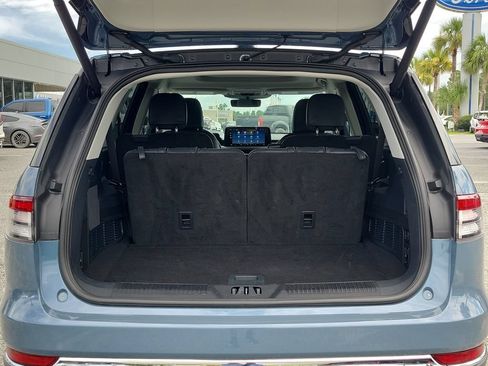 Used 2025 Lincoln Aviator AWD image 10