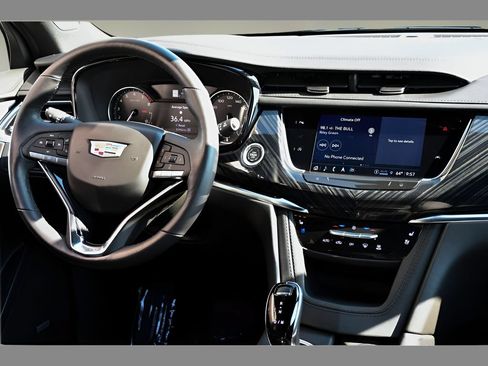 Used 2024 Cadillac XT6 Premium Luxury w/ LPO, Floor Liner Package AWD/4WD image 19