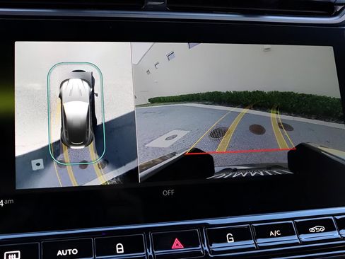 Used 2026 Aston Martin V8 Vantage Coupe image 28