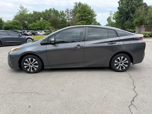 Used 2017 Toyota Prius Four w/ Carpet Mat Package FWD image 8