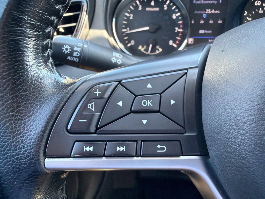 Used 2020 Nissan Rogue SV AWD/4WD image 13