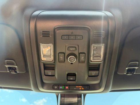 Used 2021 Chevrolet Suburban Premier w/ Premium Package AWD/4WD image 37