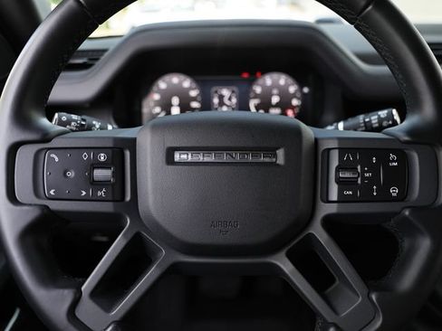 Used 2025 Land Rover Defender 110 X-Dynamic SE AWD/4WD image 41