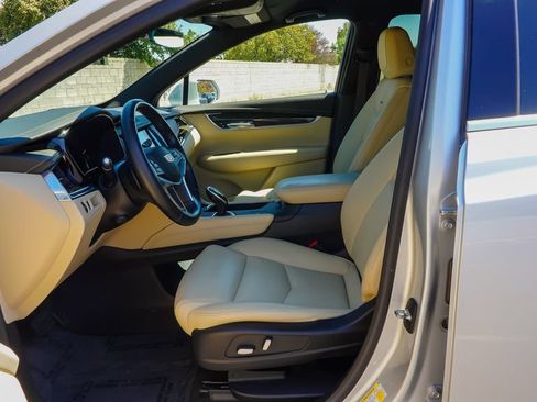 Used 2019 Cadillac XT5 FWD image 13