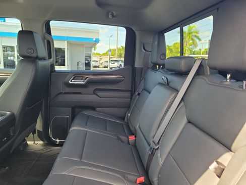 Used 2024 Chevrolet Silverado 1500 RST w/ Redline Edition AWD/4WD image 10
