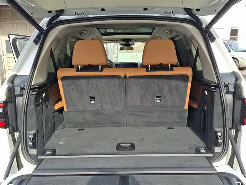 Used 2023 BMW X7 xDrive40i w/ Premium Package image 29