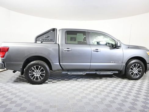Used 2021 Nissan Titan SV w/ SV Convenience Package AWD/4WD image 8