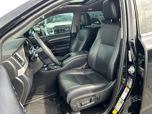 Used 2019 Toyota Highlander Limited AWD/4WD image 17