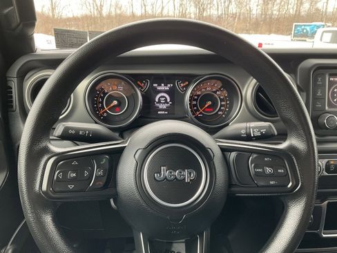 Used 2021 Jeep Gladiator Sport w/ Trailer Tow Package image 8