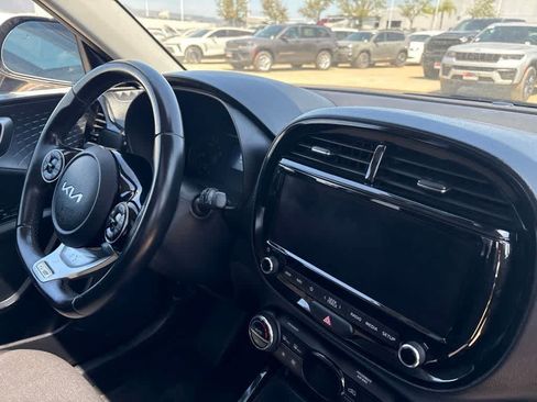 Used 2022 Kia Soul GT-Line FWD image 8