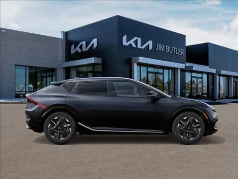 New 2026 Kia EV6 Wind RWD image 7