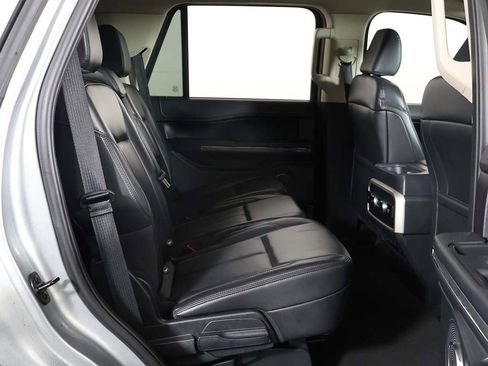 Used 2024 Ford Expedition XLT image 32
