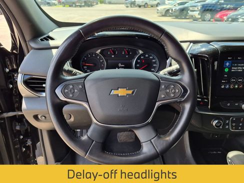 Used 2022 Chevrolet Traverse LT FWD image 15
