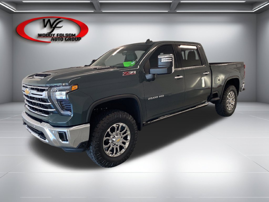 Used 2026 Chevrolet Silverado 2500 LTZ w/ LTZ Convenience Package AWD/4WD image 3
