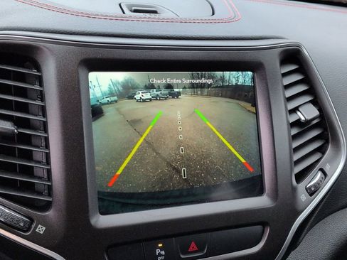 Certified 2020 Jeep Cherokee Trailhawk w/ Cold Weather Group image 24