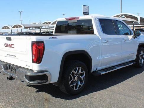 Used 2023 GMC Sierra 1500 SLT image 3