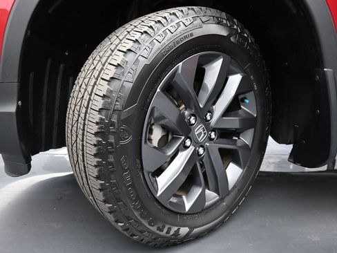 Used 2025 Honda Ridgeline Sport image 16