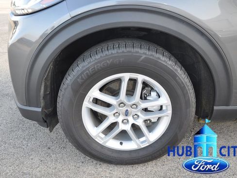 Used 2025 Ford Explorer Active RWD image 9