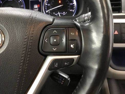 Used 2019 Toyota Highlander Limited Platinum AWD/4WD image 38