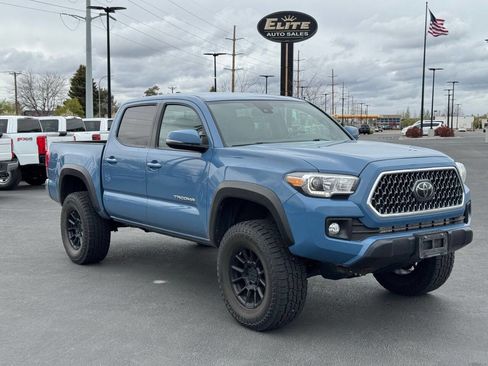 Used 2019 Toyota Tacoma TRD Off-Road AWD/4WD image 2