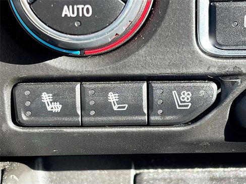 Used 2023 Chevrolet Suburban Premier image 23